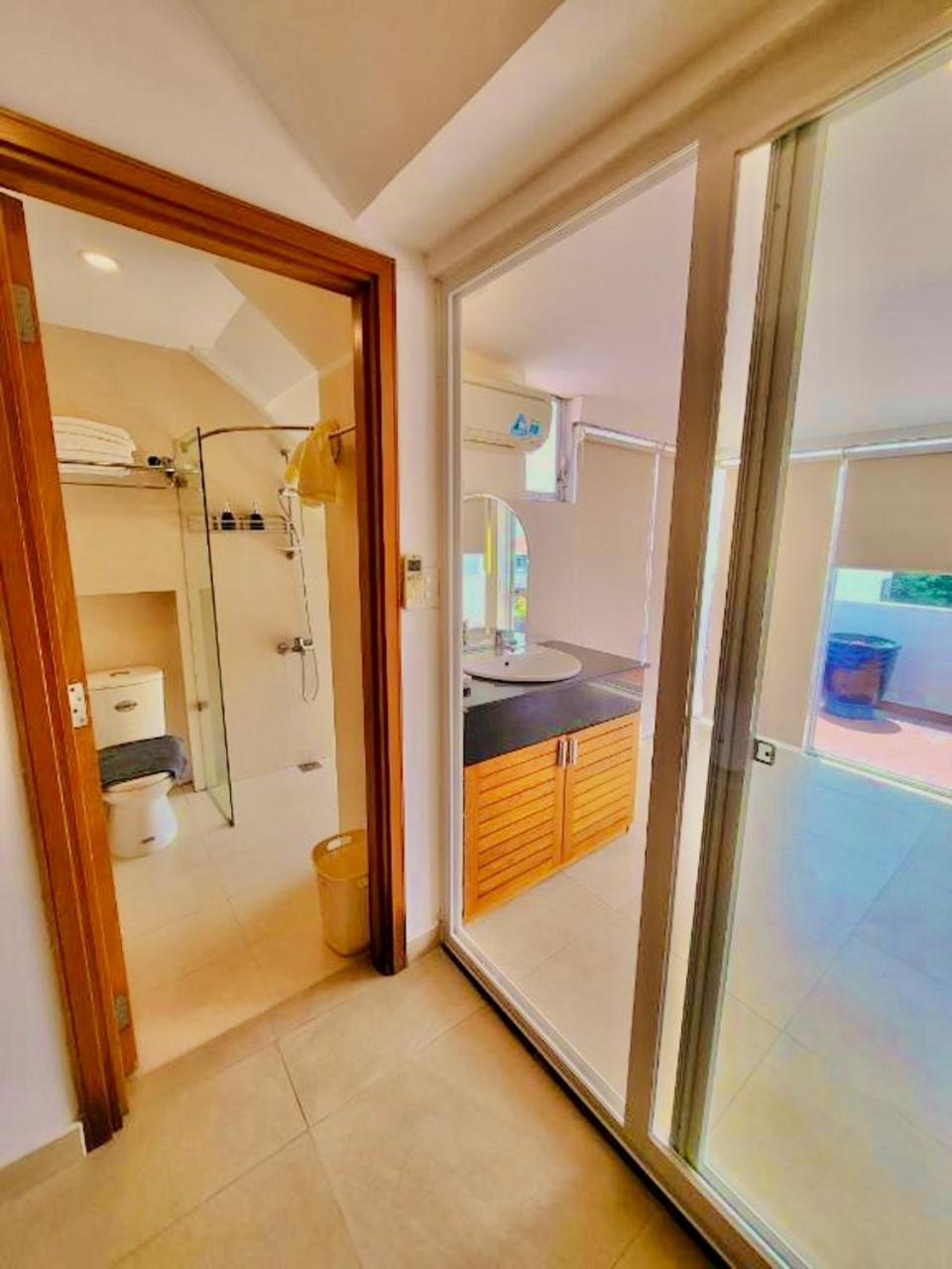 Simmi 5 Hotel & Apartment Ho Chi Minh City Bagian luar foto